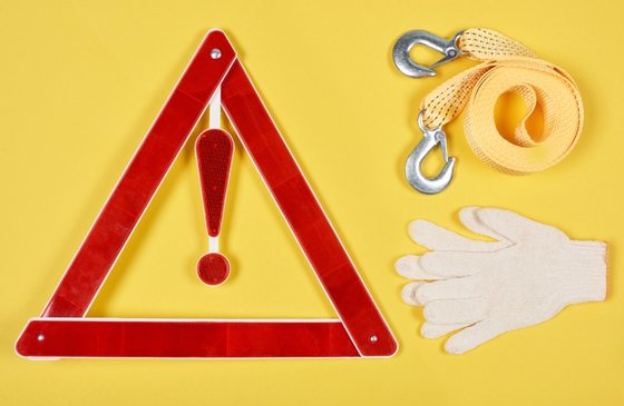 winter car safety kit items